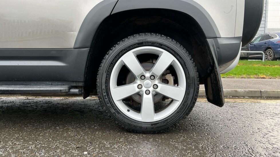 Used Land Rover Defender 2023 for sale - 76856361: Photo 32