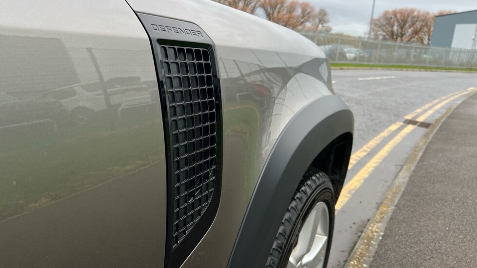 Used Land Rover Defender 2023 for sale - 76856361: Photo 42