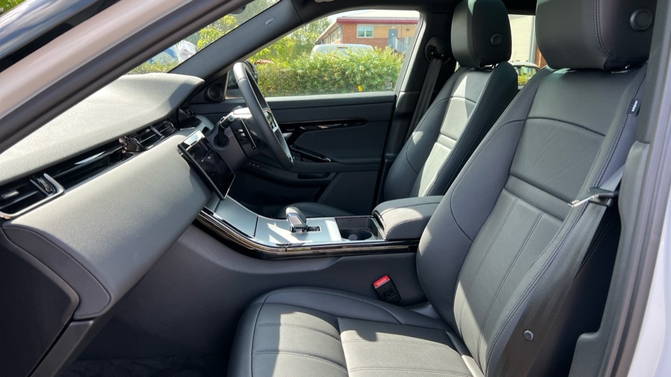 Used Land Rover Range Rover Evoque 2025 for sale - 76466302: Photo 3