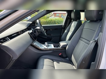 Used Land Rover Range Rover Evoque 2025 for sale - 76466302: Photo