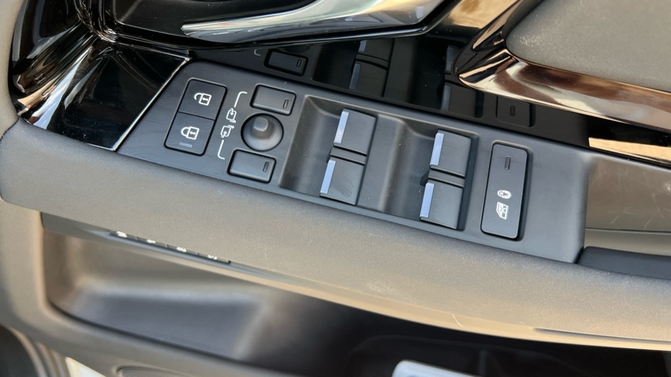 Used Land Rover Range Rover Evoque 2025 for sale - 76466302: Photo 52