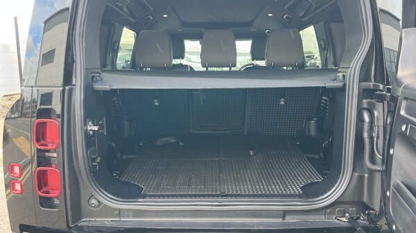 Used Land Rover Defender 2025 for sale - 76191142: Photo 10