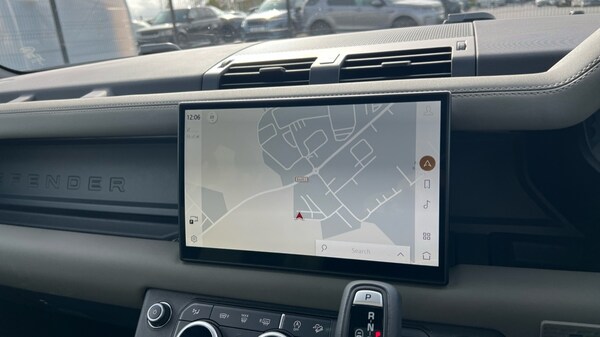 Used Land Rover Defender 2025 for sale - 76191142: Photo 11