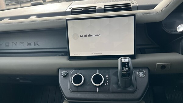 Used Land Rover Defender 2025 for sale - 76191142: Photo 14
