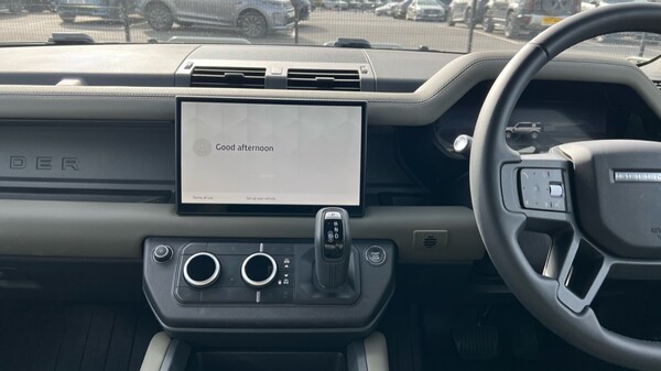 Used Land Rover Defender 2025 for sale - 76191142: Photo 25