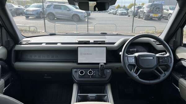 Used Land Rover Defender 2025 for sale - 76191142: Photo 9