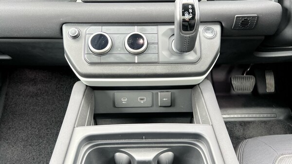 Used Land Rover Defender 2023 for sale - 75698799: Photo 13