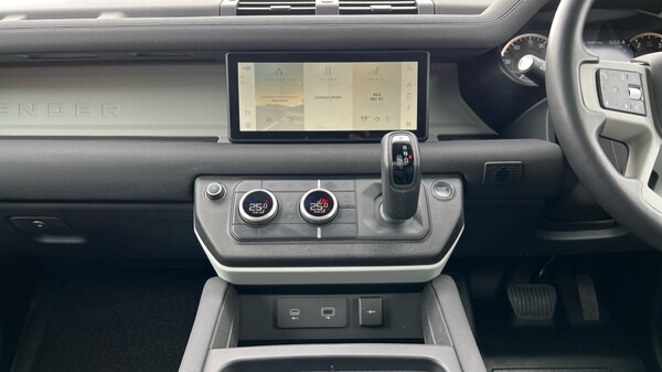Used Land Rover Defender 2023 for sale - 75698799: Photo 14