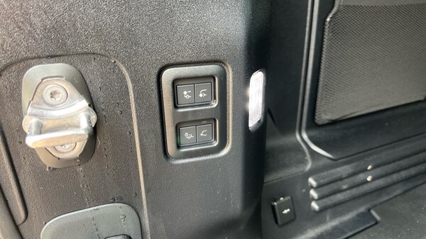 Used Land Rover Defender 2023 for sale - 75698799: Photo 45