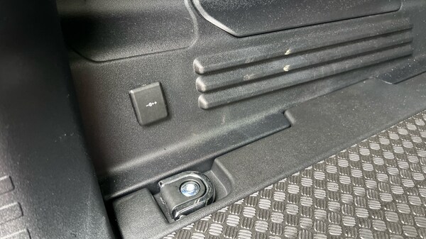 Used Land Rover Defender 2023 for sale - 75698799: Photo 46