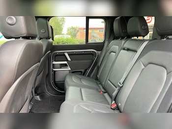 Used Land Rover Defender 2023 for sale - 75698799: Photo