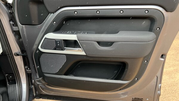 Used Land Rover Defender 2023 for sale - 75698799: Photo 52