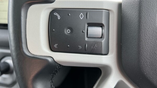 Used Land Rover Defender 2023 for sale - 75698799: Photo 59