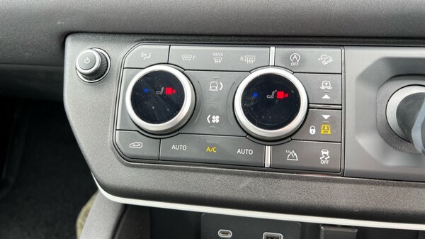 Used Land Rover Defender 2023 for sale - 75698799: Photo 62