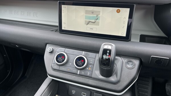 Used Land Rover Defender 2023 for sale - 75698799: Photo 71