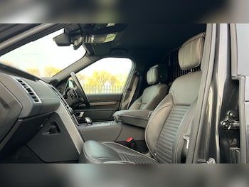 Used Land Rover Discovery 2023 for sale - 76602821: Photo