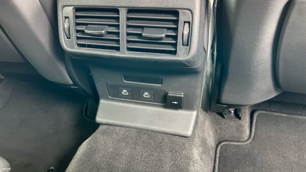 Used Land Rover Range Rover Velar 2024 for sale - 76037605: Photo 18