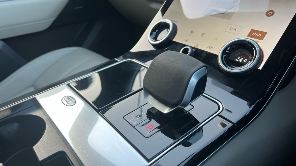 Used Land Rover Range Rover Velar 2023 for sale - 76901331: Photo 13