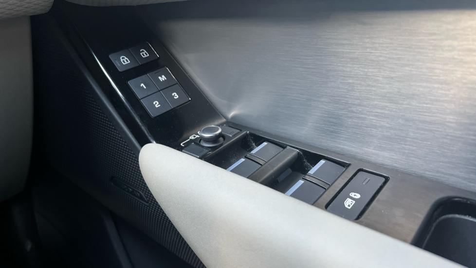 Used Land Rover Range Rover Velar 2023 for sale - 76901331: Photo 42