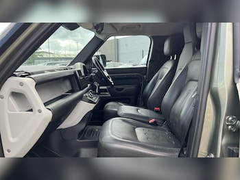 Used Land Rover Defender 2021 for sale - 74676230: Photo