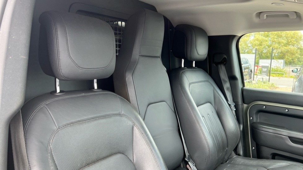 Used Land Rover Defender 2021 for sale - 76124825: Photo 21