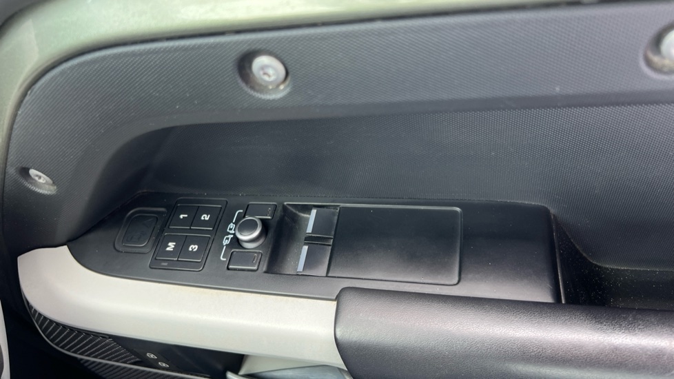 Used Land Rover Defender 2021 for sale - 76124825: Photo 42