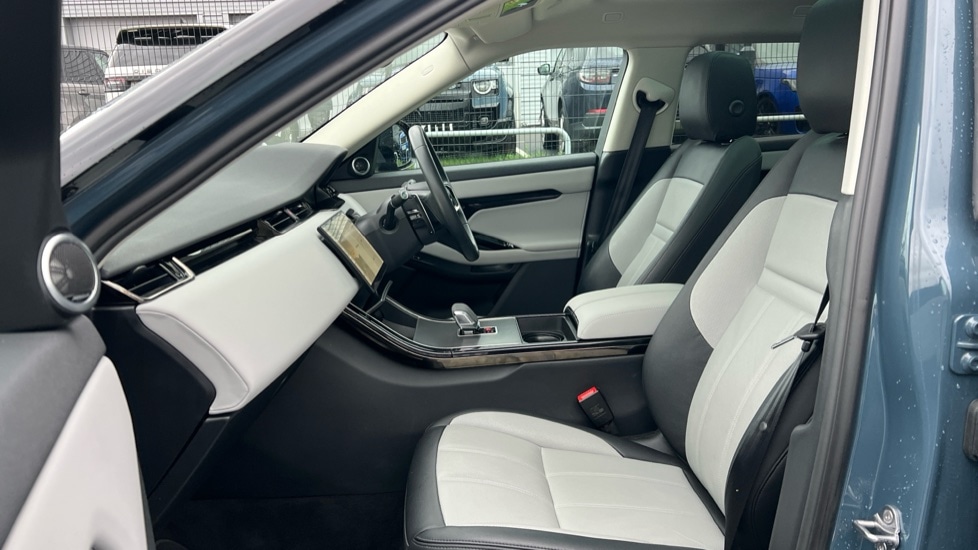 Used Land Rover Range Rover Evoque 2024 for sale - 76861861: Photo 3