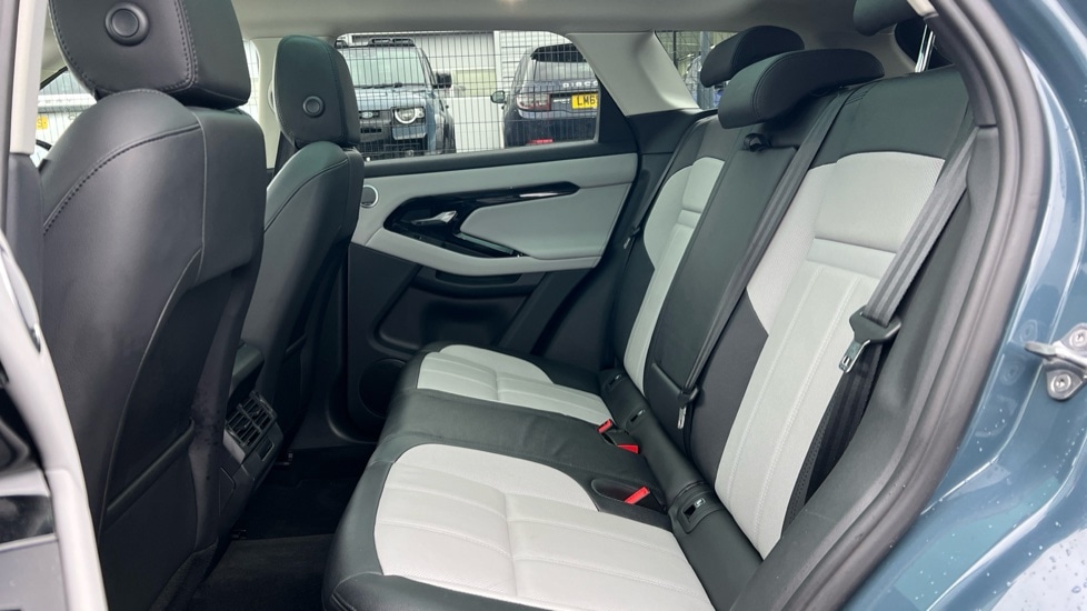 Used Land Rover Range Rover Evoque 2024 for sale - 76861861: Photo 4