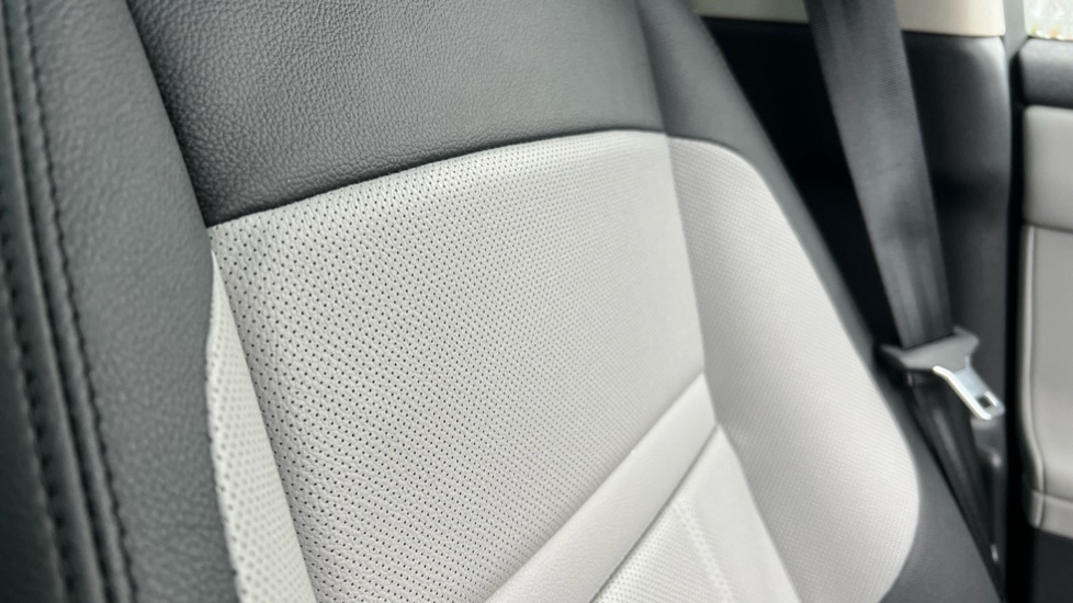 Used Land Rover Range Rover Evoque 2024 for sale - 76861861: Photo 44