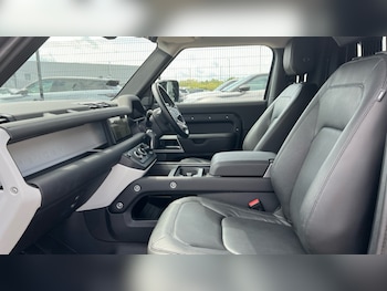 Used Land Rover Defender 2023 for sale - 75296729: Photo