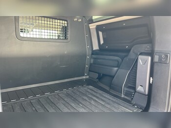 Used Land Rover Defender 2023 for sale - 75296729: Photo