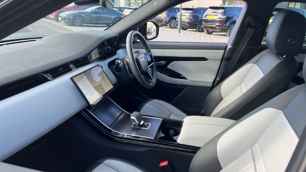 Used Land Rover Range Rover Evoque 2025 for sale - 76593714: Photo 3