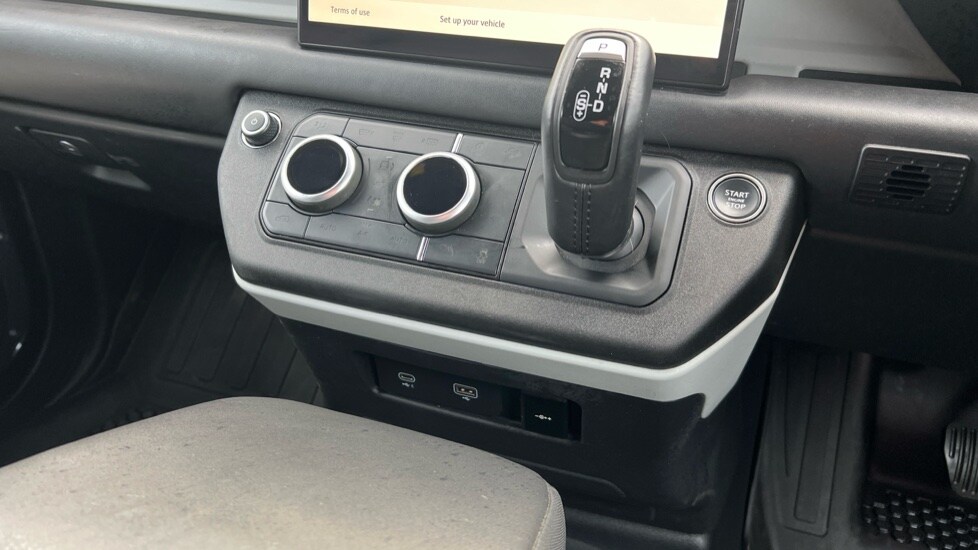 Used Land Rover Defender 2024 for sale - 76098041: Photo 13