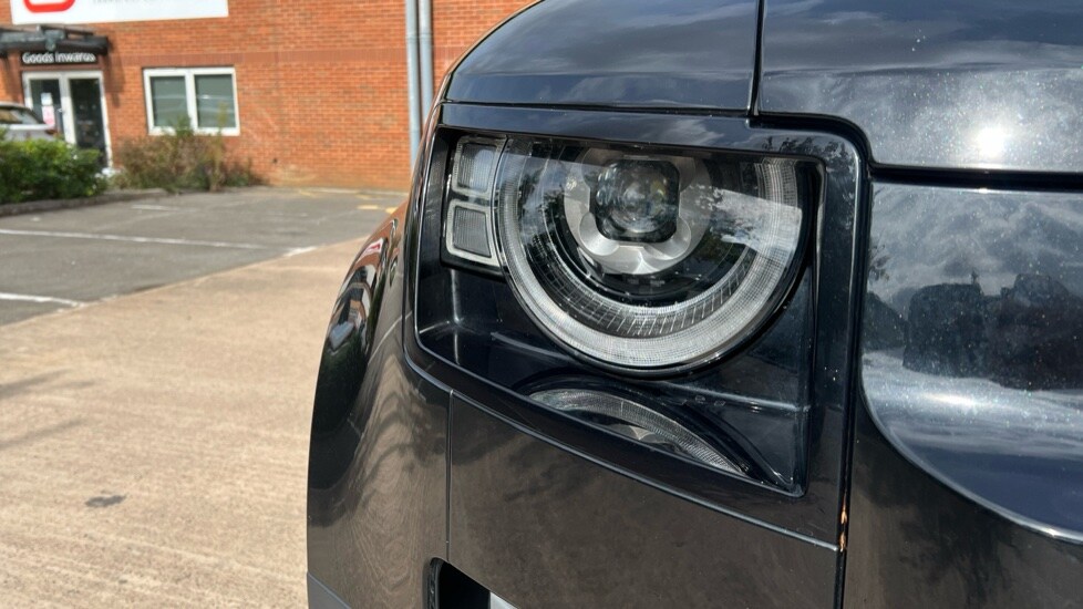 Used Land Rover Defender 2024 for sale - 76098041: Photo 17