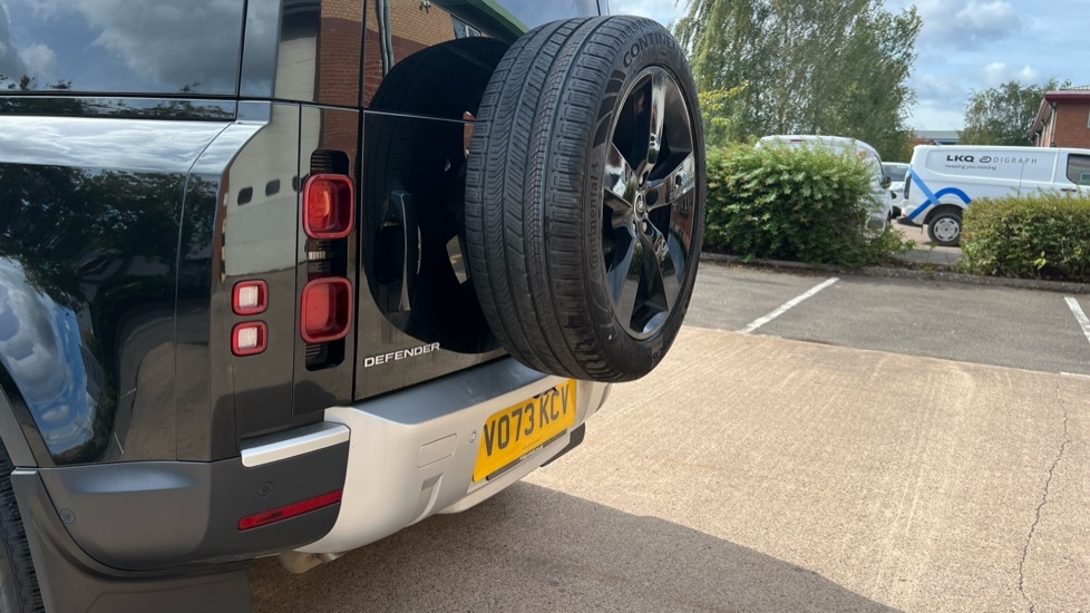 Used Land Rover Defender 2024 for sale - 76098041: Photo 19