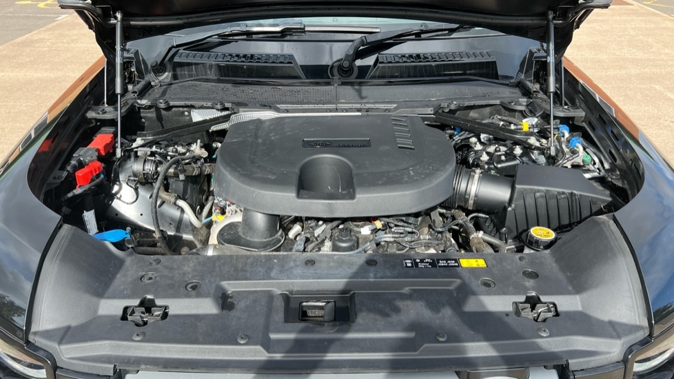 Used Land Rover Defender 2024 for sale - 76098041: Photo 30