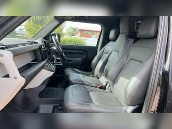 Used Land Rover Defender 2024 for sale - 76098041: Photo 3