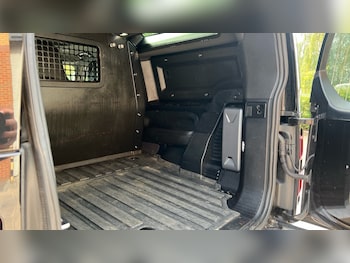 Used Land Rover Defender 2024 for sale - 76098041: Photo 4