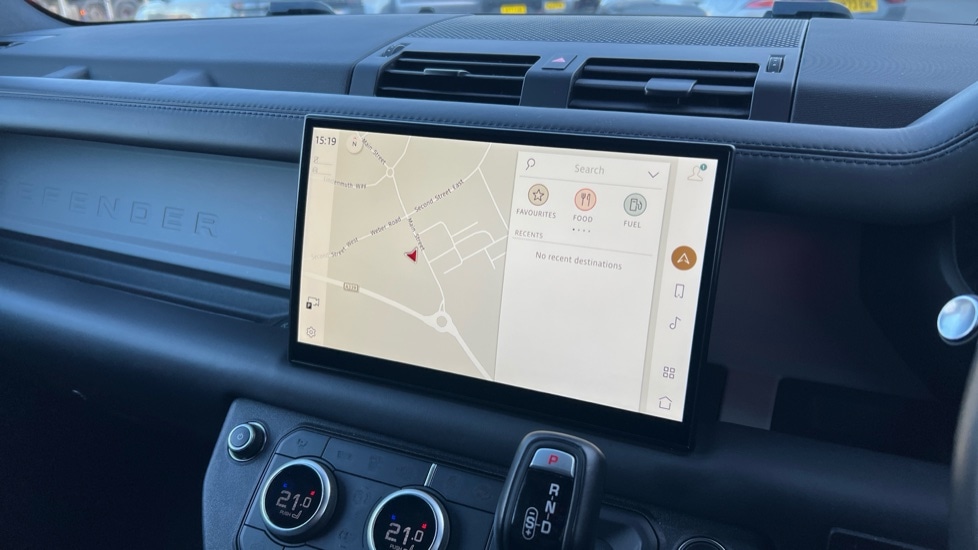 Used Land Rover Defender 2024 for sale - 77025518: Photo 11