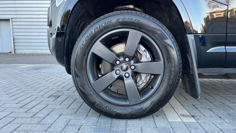 Used Land Rover Defender 2024 for sale - 77025518: Photo 31