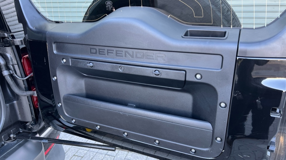 Used Land Rover Defender 2024 for sale - 77025518: Photo 37