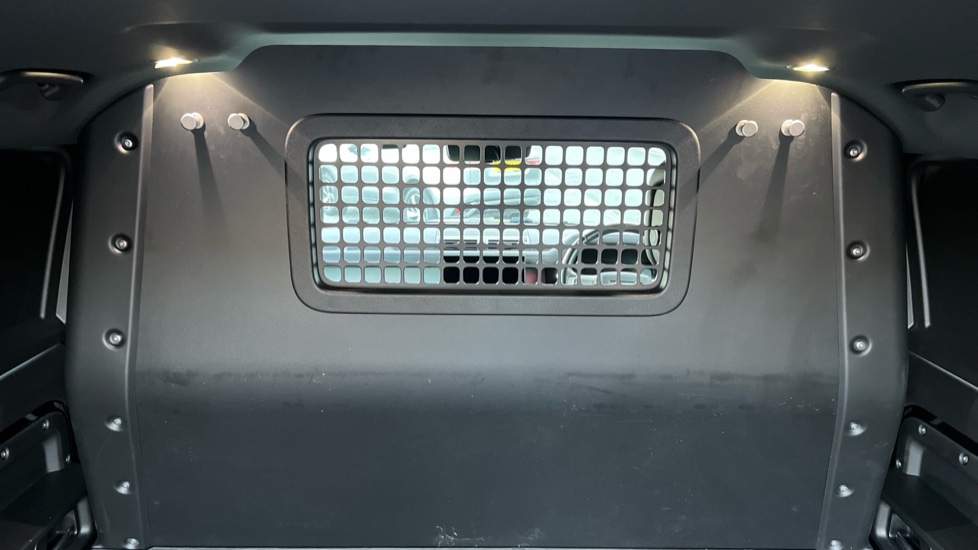 Used Land Rover Defender 2024 for sale - 77025518: Photo 43