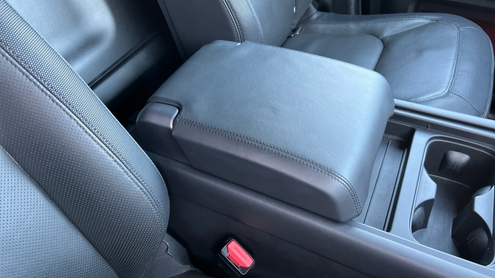 Used Land Rover Defender 2024 for sale - 77025518: Photo 48