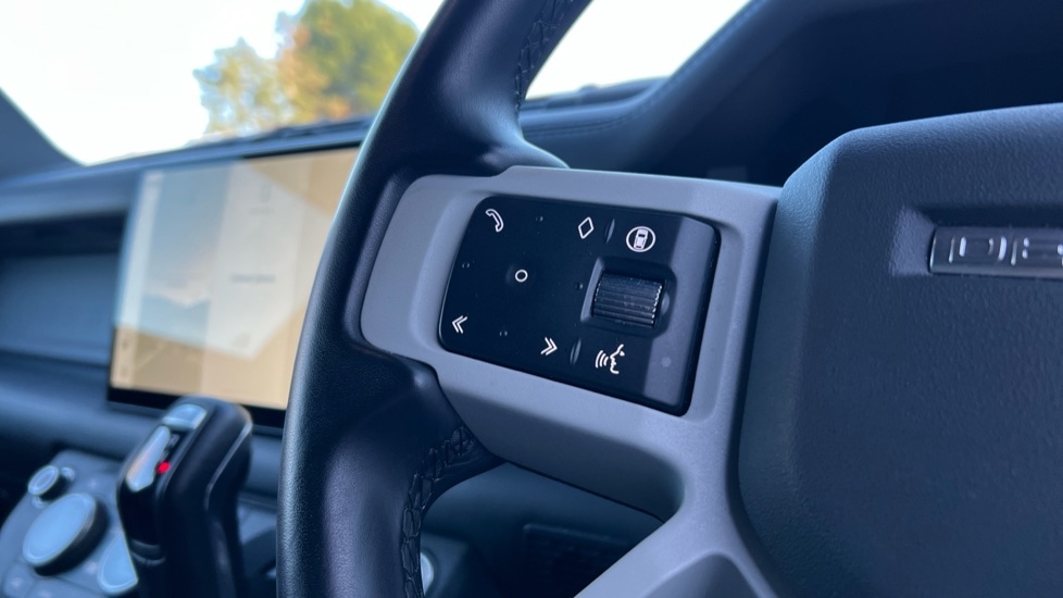 Used Land Rover Defender 2024 for sale - 77025518: Photo 57