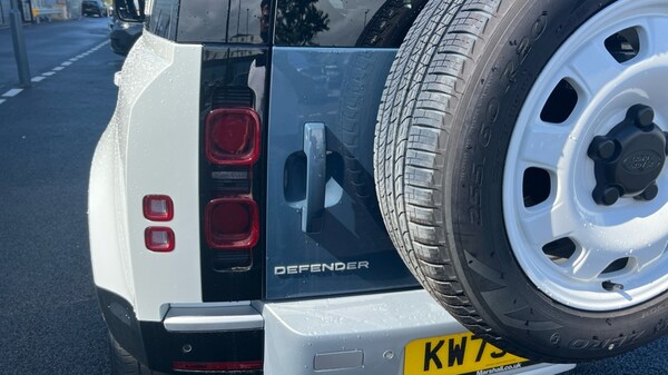 Used Land Rover Defender 2023 for sale - 75360493: Photo 19