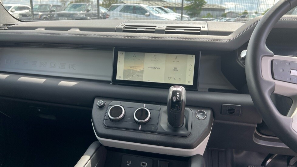 Used Land Rover Defender 2023 for sale - 76597840: Photo 24
