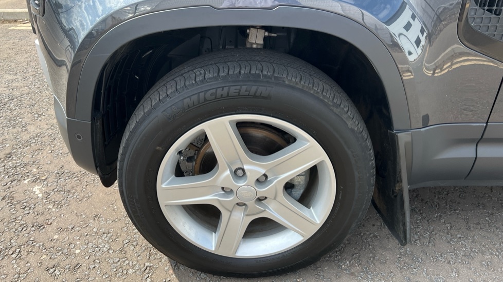 Used Land Rover Defender 2023 for sale - 76597840: Photo 28