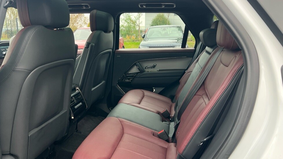 Used Land Rover Range Rover Sport 2024 for sale - 76241598: Photo 4