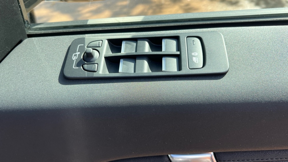 Used Land Rover Discovery Sport 2024 for sale - 76937489: Photo 50