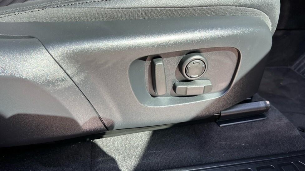 Used Land Rover Discovery Sport 2024 for sale - 76937489: Photo 52